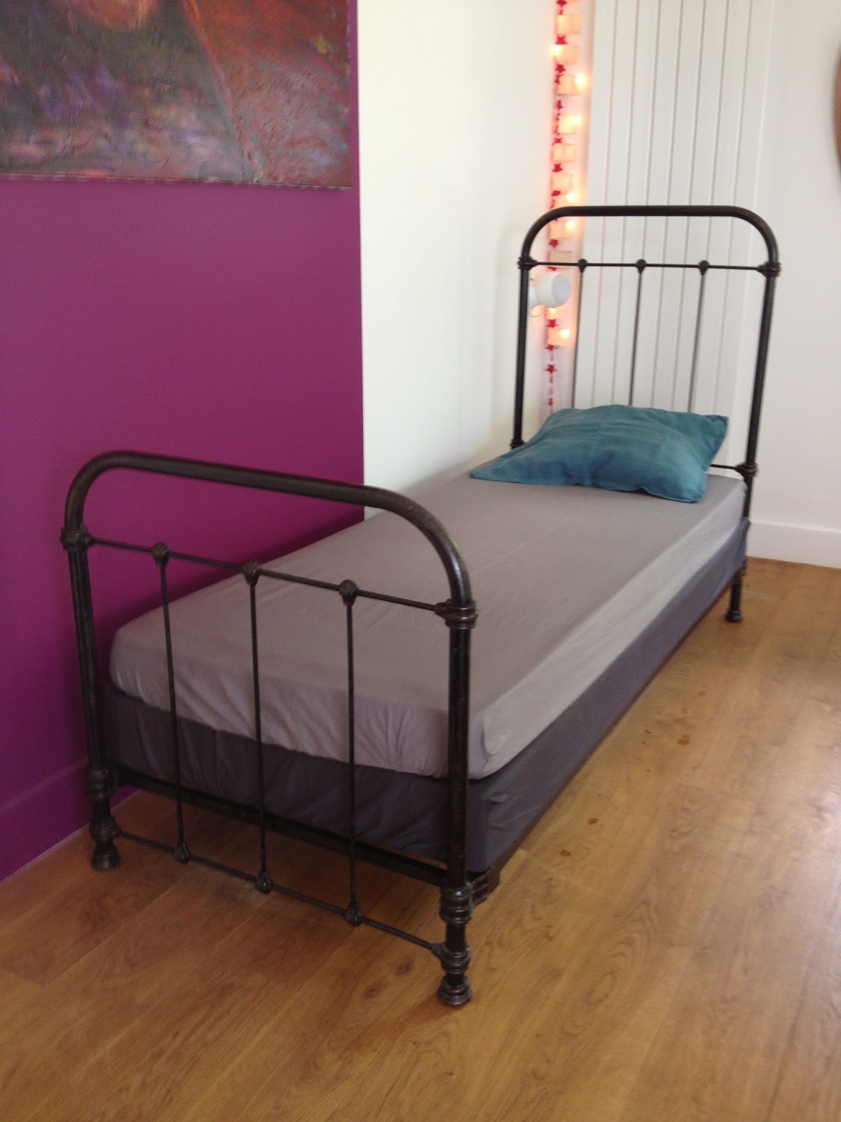 Le Loup Rose ?� la Vanille: LIT FER FORGE