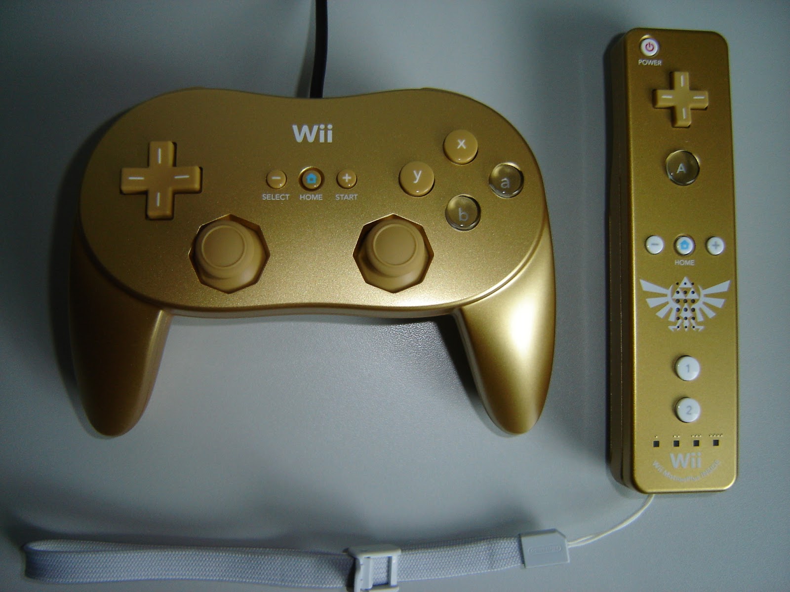 Hyrule Blog - The Zelda Blog: Golden Classic Controller Pro