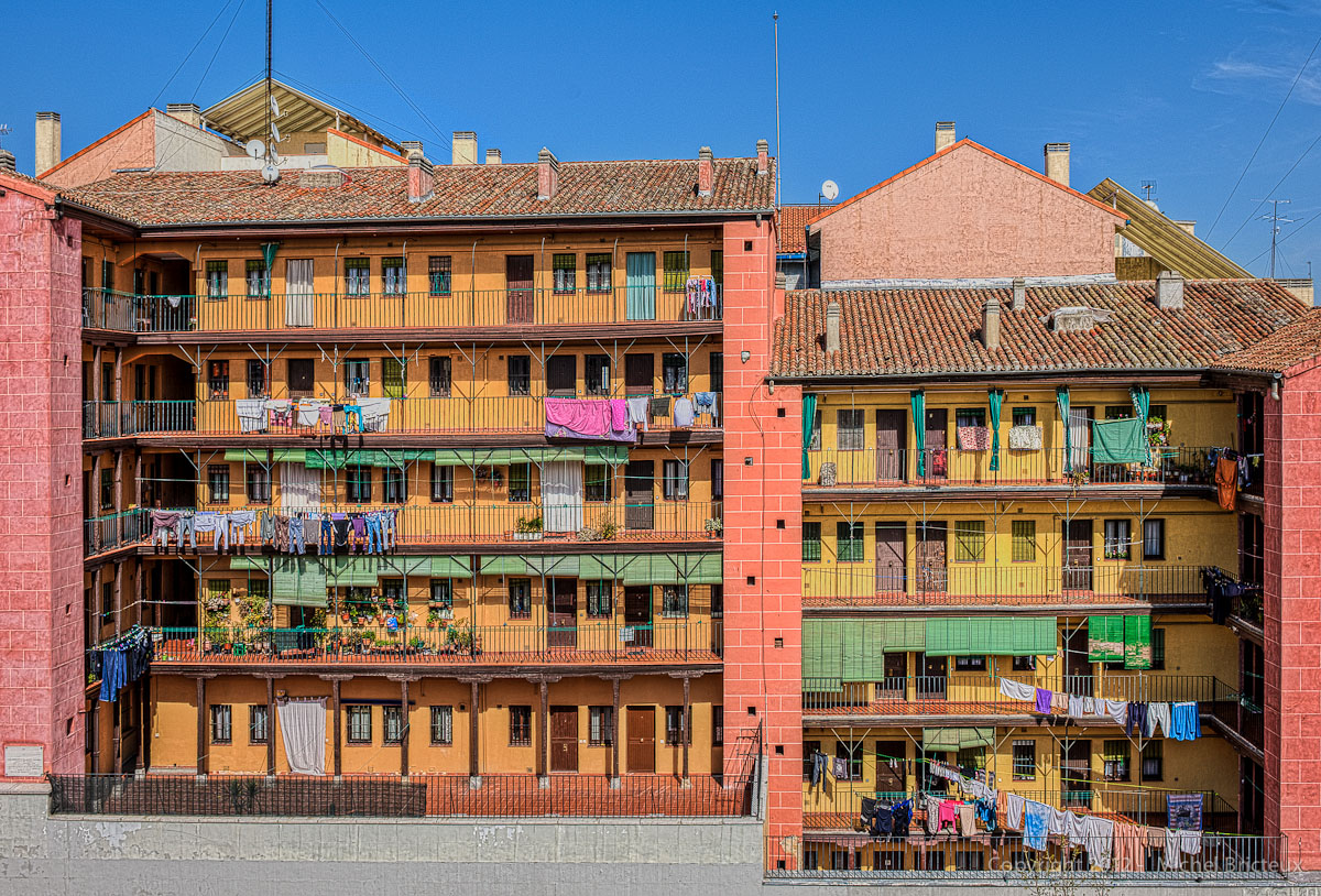 Framed lives : Corrala, Madrid