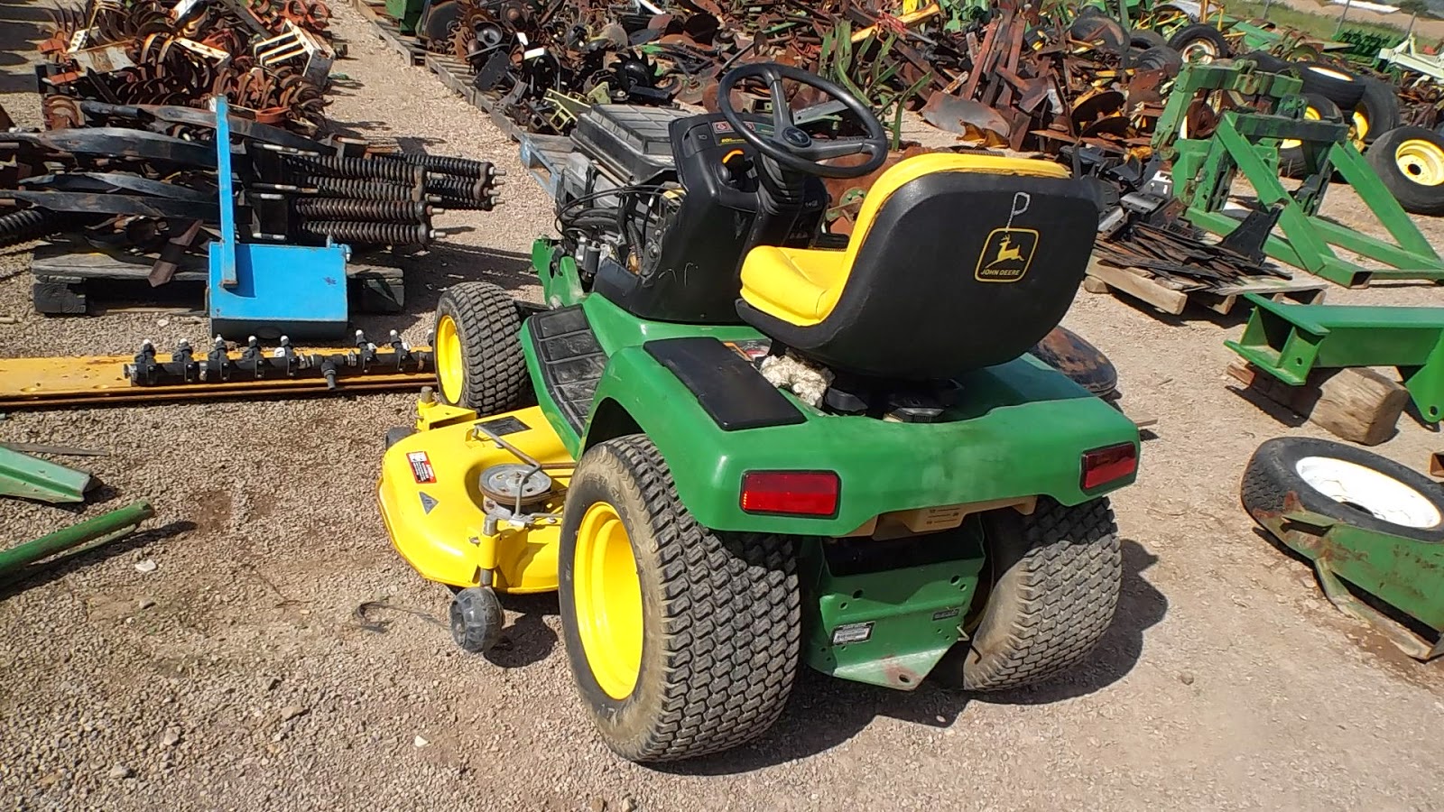 MAQUINARIA AGRICOLA INDUSTRIAL Podadora de Cesped John Deere 345 3,300 Dlls,