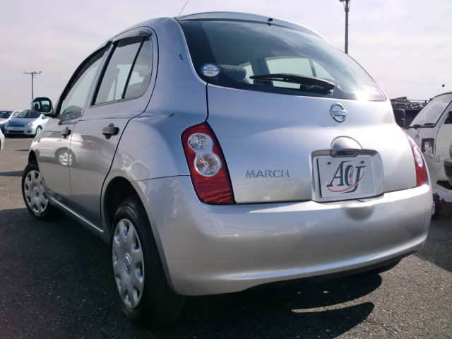 Nissan march 2009