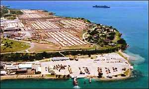 Ilegal base naval yanqui en Guantánamo...
