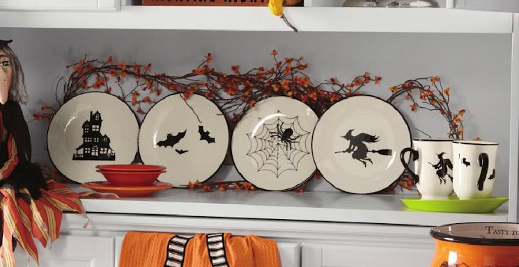 Decorated Chaos DIY Halloween Plates diy-halloween-plates-craft-create-cook