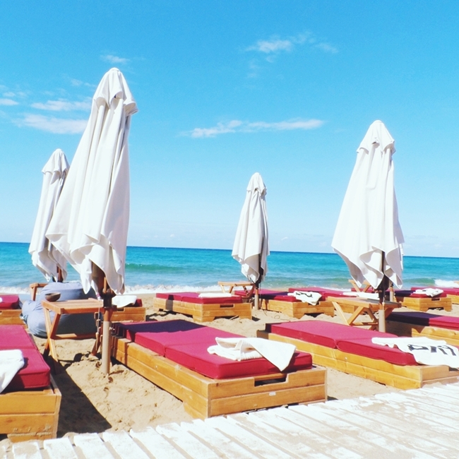 Travel video:Pazuzu beach bar at Glyfada beach,Corfu
