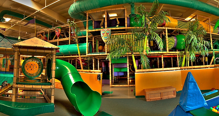 Travelling Seru dan Menyenangkan: Serunya Berlibur di The Jungle Fun