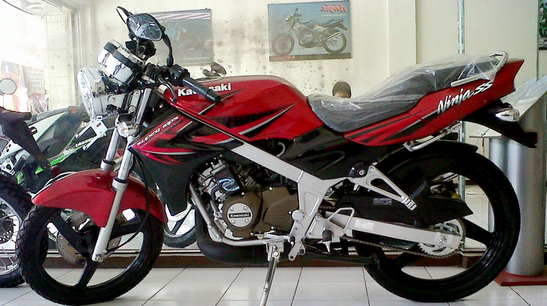 Harga Dan Spesifikasi Motor Kawasaki Ninja SS Sportbike Low Entry