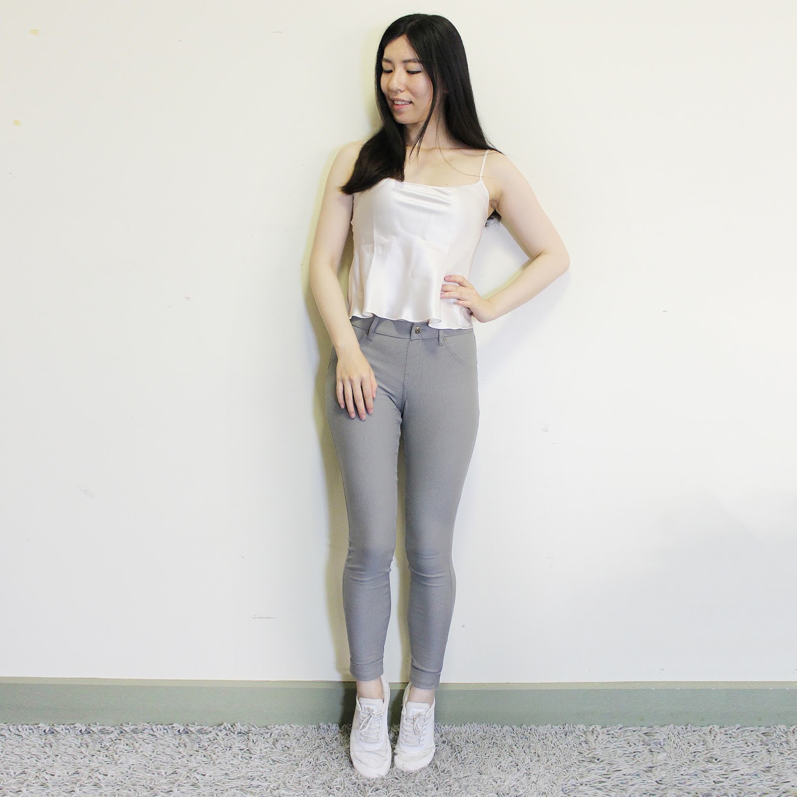 Trying Out Grey Leggings- UK Tights Review - fantail flo
