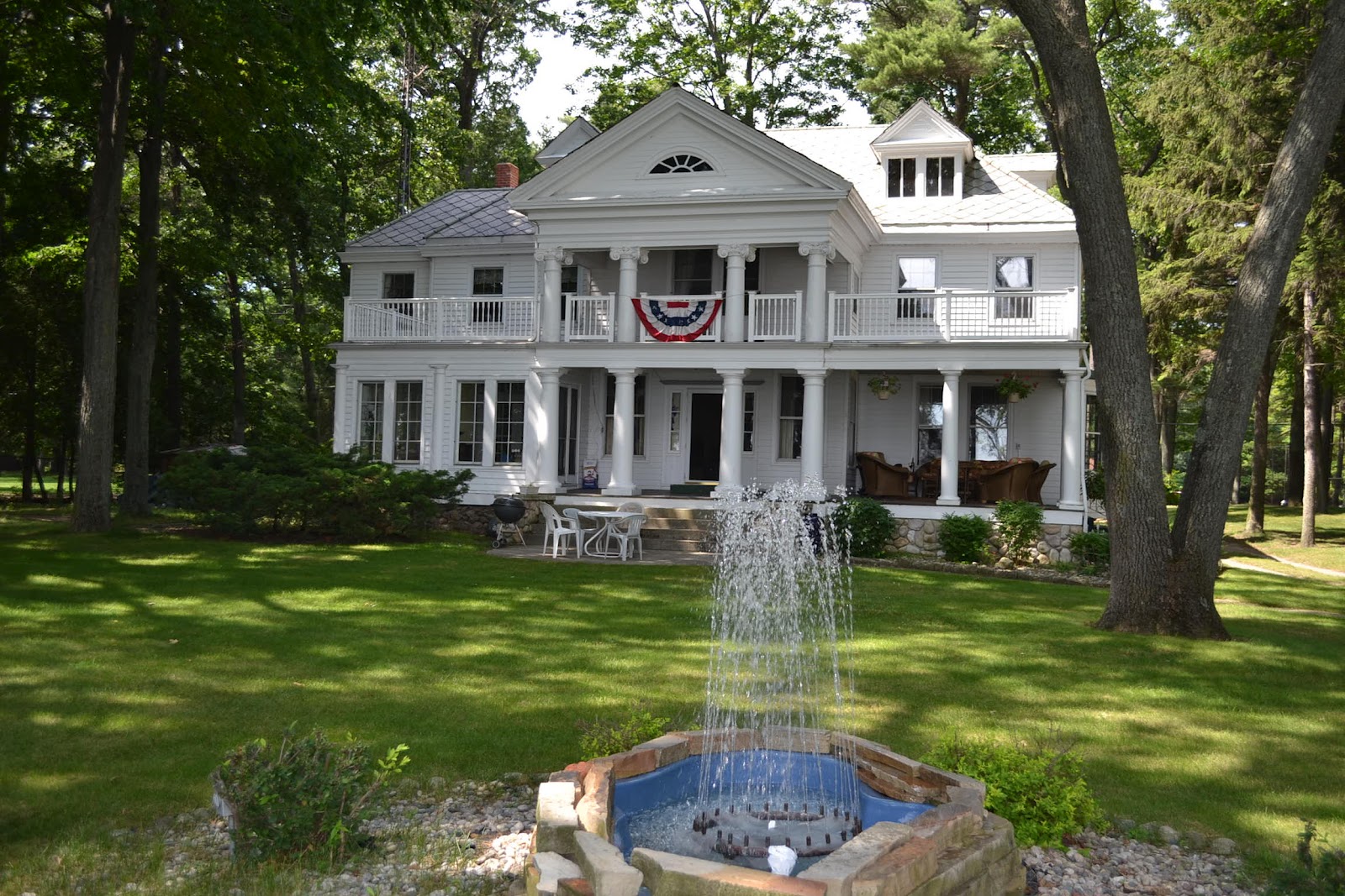 WaterfrontLuxuryHomes 5865 Old Channel Trl Montague, MI 49437