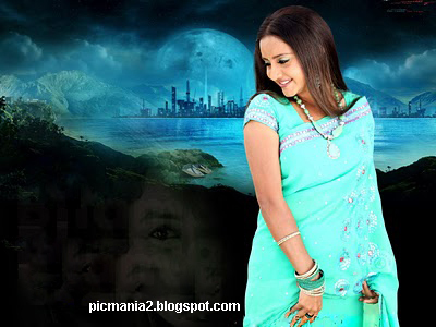 south indian malayalam actress Bhama hot cleavage  pic 