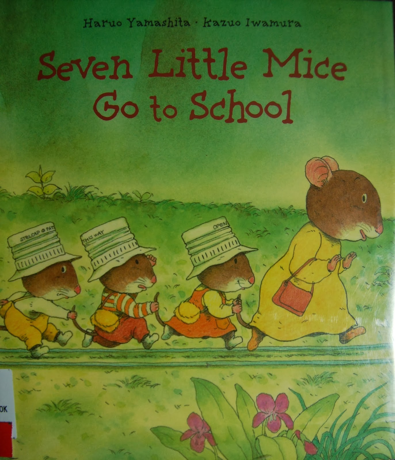 Seven little mice go to school. 此照片翻拍自圖書館書籍
