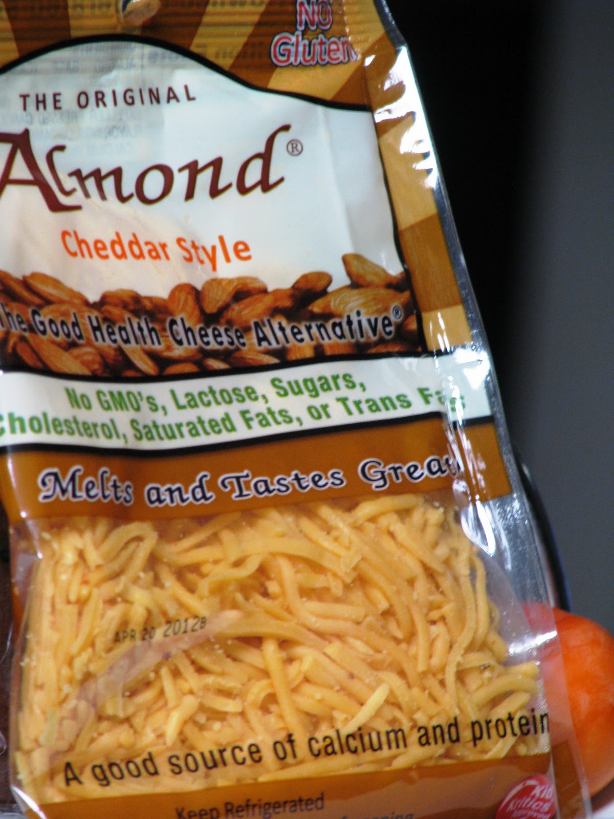 God, Food, Run PRODUCT REVIEW Lisanatti Shredded Almond Cheddar Style