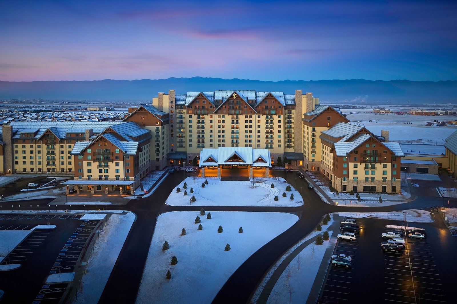Gaylord Rockies Resort Opens