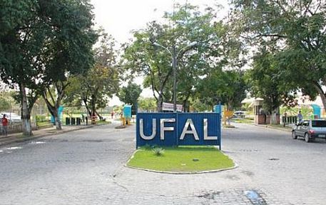 PF deflagra operação para apurar esquema criminoso em mestrado na Ufal