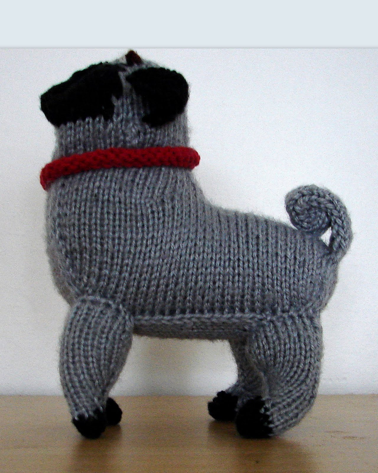 Ferby's Corner Knitting: Knitted pug dog