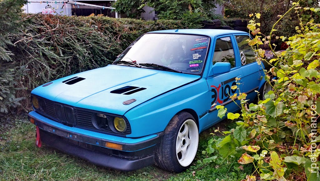 Rperformance SNAPSHOT Fiberglass hood BMW e30