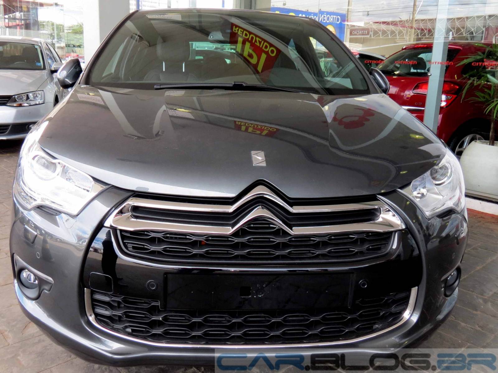 Citroen DS4 é lançado oficialmente. Preço 99.990 reais