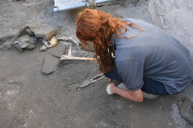 Five skeletons found at Pompeii