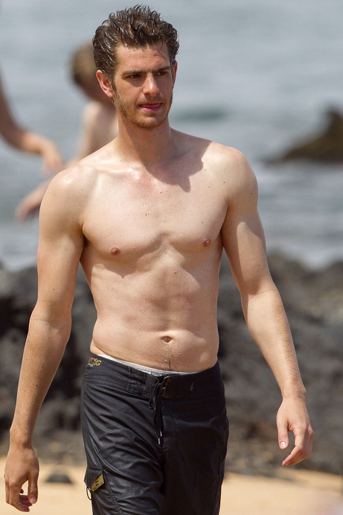 Andrew Garfield - Shirtless & Barefoot Beach Pics.