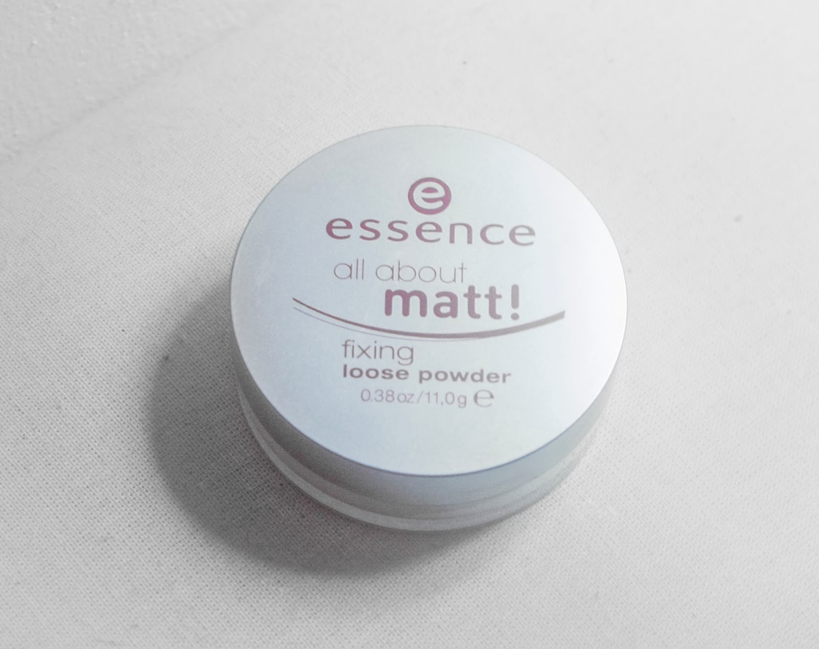 Essence all about matt помада. Эссенс all about matt. Пудра essence all about matt fixing фиксирующая компактная отзывы. Essence all about matt. Пудра эссенс матирующая прозрачная.