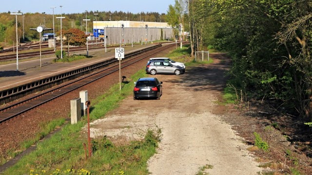Husum: Hörgeschädigter Mazedonier läuft über Bahngleise - Anzeige