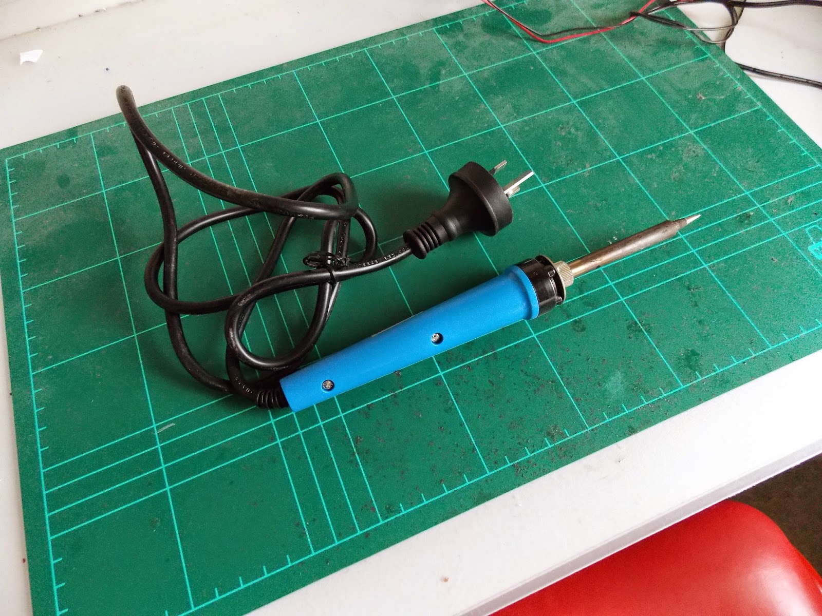 Cheap soldering station Worth it or waste Weller WLC100 KNOCKOFF