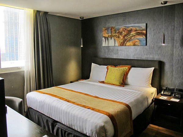 F1 Hotel Manila Fort Suite Room