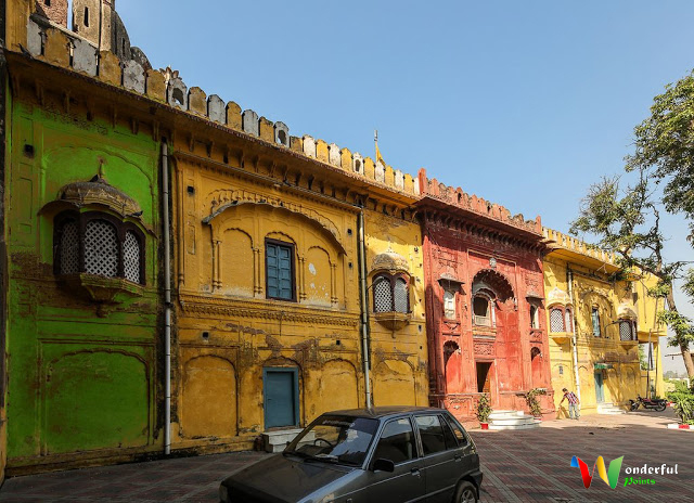 Samadh Maharaja Ranji Singh - 12 Most Vibrant and Colorful Buildings in Pakistan | Wonderful Points