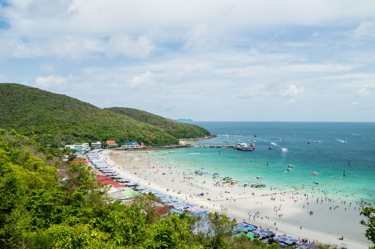 Ogizda katta xorozlar Kaltak eshakda sikiladi