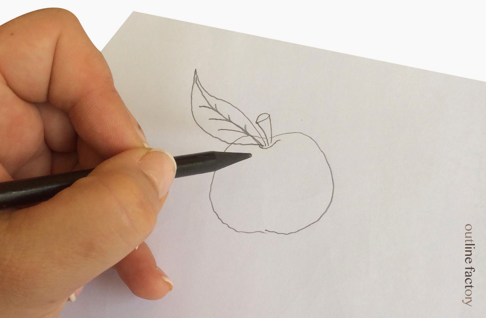 Outline Online Learn to draw with Graphite Pencils