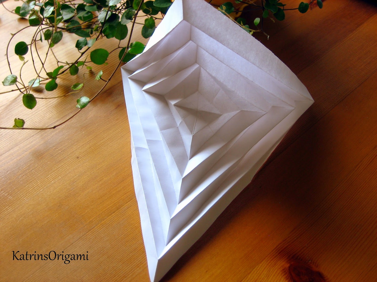 Origami die Kunst des Papierfaltens: Origami Hyperbolic Parabolid
