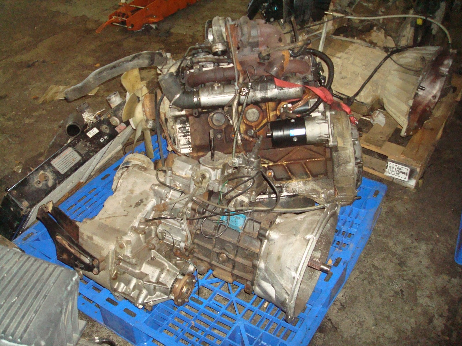 Laughs And Lashings: Land Rover Defender engine kits - 90/110 specific ...