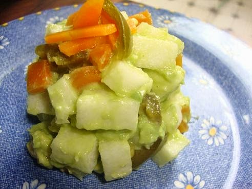 Ensalada de jícama con aguacate y chile 