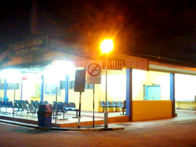 HIDUP MESTI DITERUSKAN: "CLOROX" DIGUNA MANDI JENAZAH 