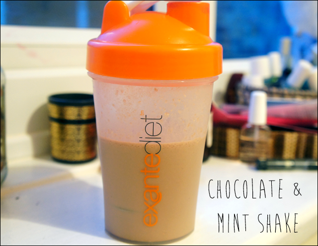 Exante Diet Shaker Bottle and Chocolate and Mint Shake