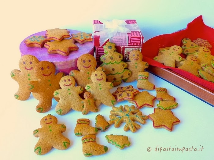 Biscotti Di Natale Gingerbread.Di Pasta Impasta Biscotti Di Natale Omini Di Pan Pepato O Pan Di Zenzero Gingerbread Senza Burro