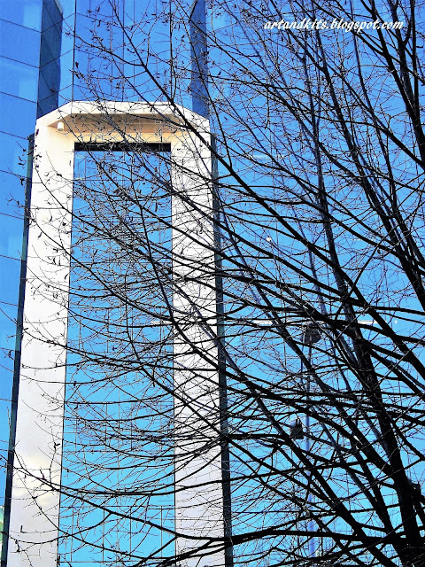 A nossa grandeza... / Our greatness... Somos os nossos avanços e recuos... somos os caminhos que percorremos, e os caminhos que insistimos em não trilhar... / We are our advances and retreats... we are the paths by which we choose to follow, and the paths that we insist not to tread...