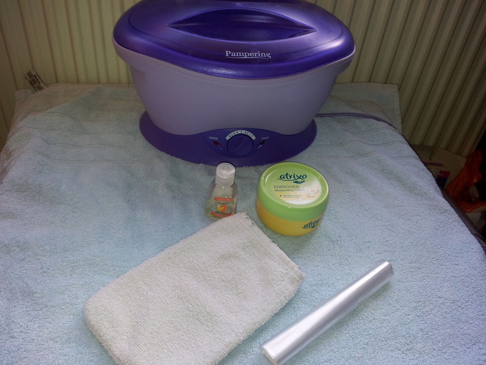 PaletteOfWonderful Wax Hand Bath