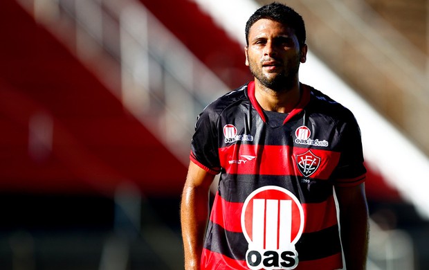 Primo de Messi procura clube no Rio ou em São Paulo