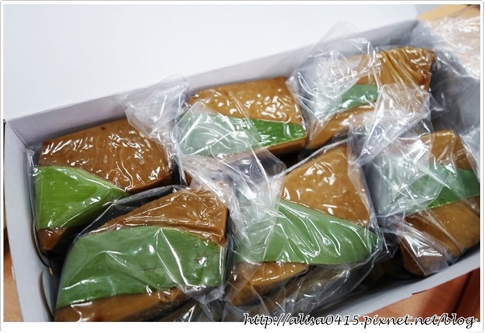 雲林土庫傳統甜點 《古早味雙糕潤》一個只要15元很便宜，有黑糖、花生、芝麻、紅豆..等口味