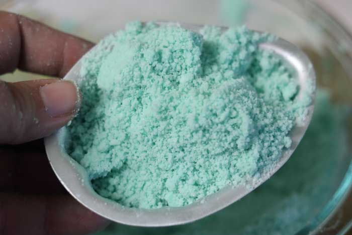Easy Bath Bomb Recipe With Epsom Salts and Shea Butter - Everything Pretty