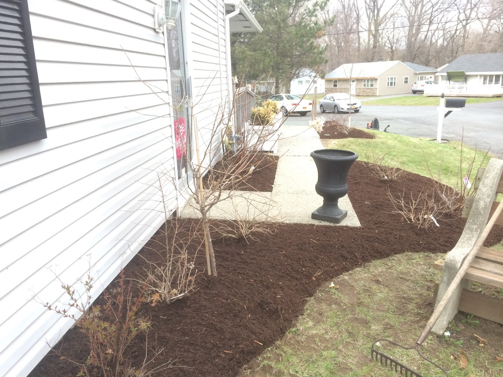 Bryk City Landscaping Mulch Spreading