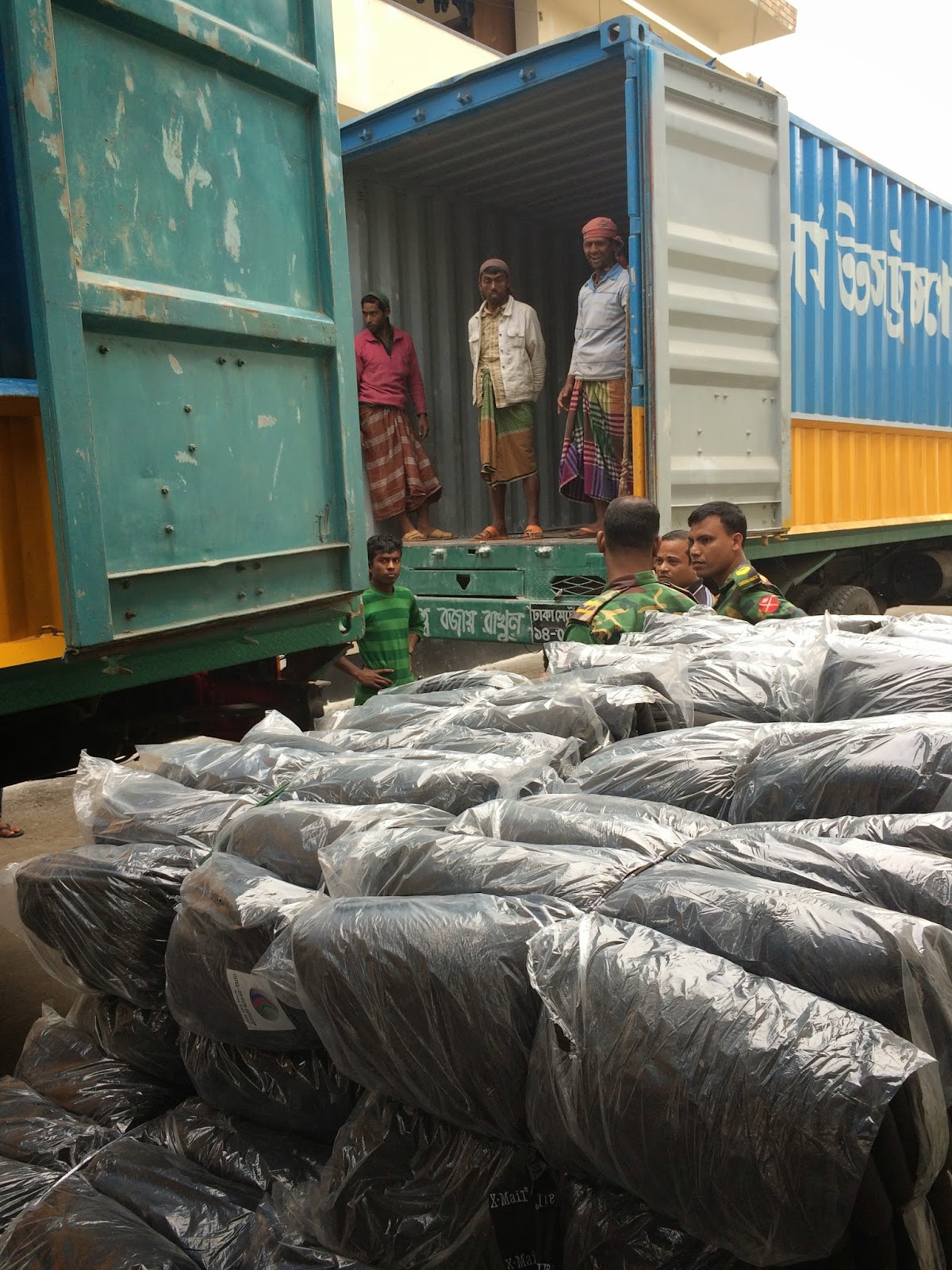 blanket are loading on titas transport cargo