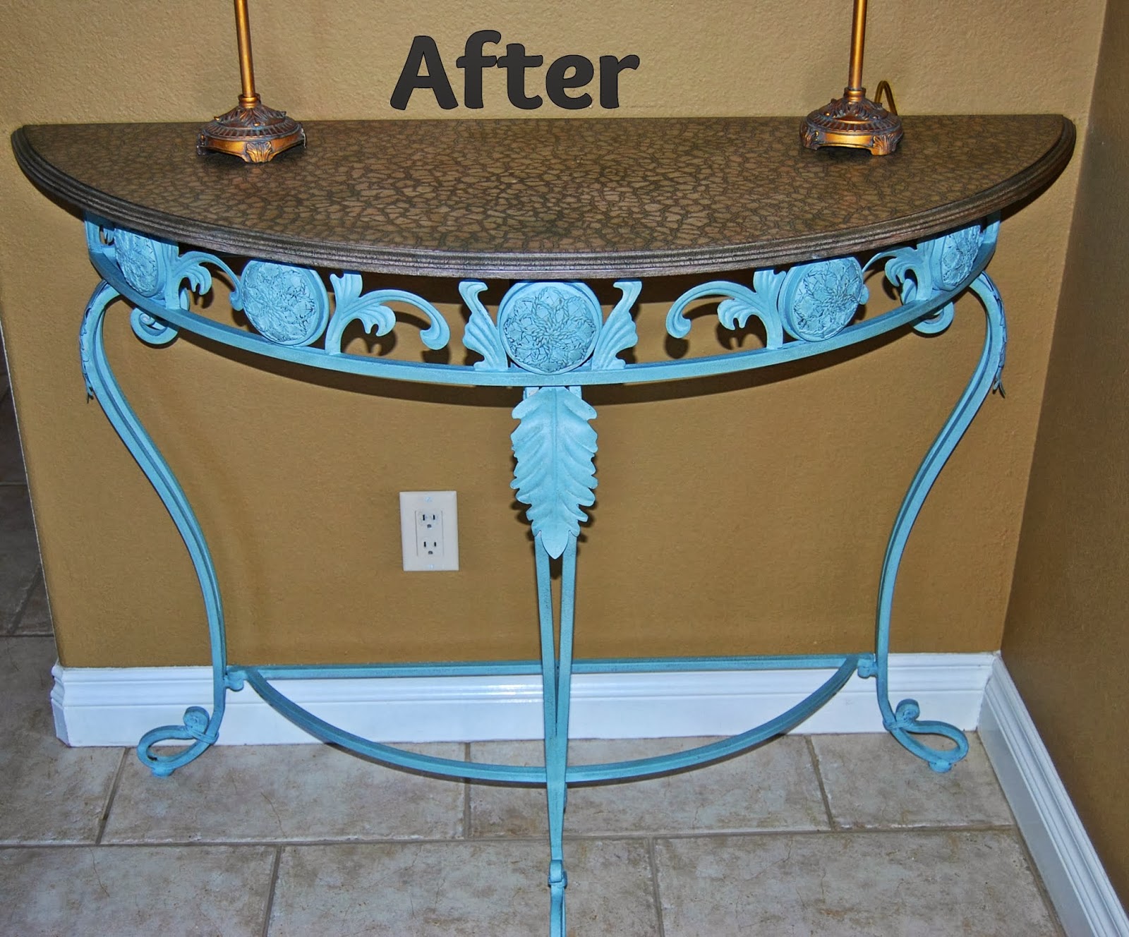 chalk paint & more: Foyer Table