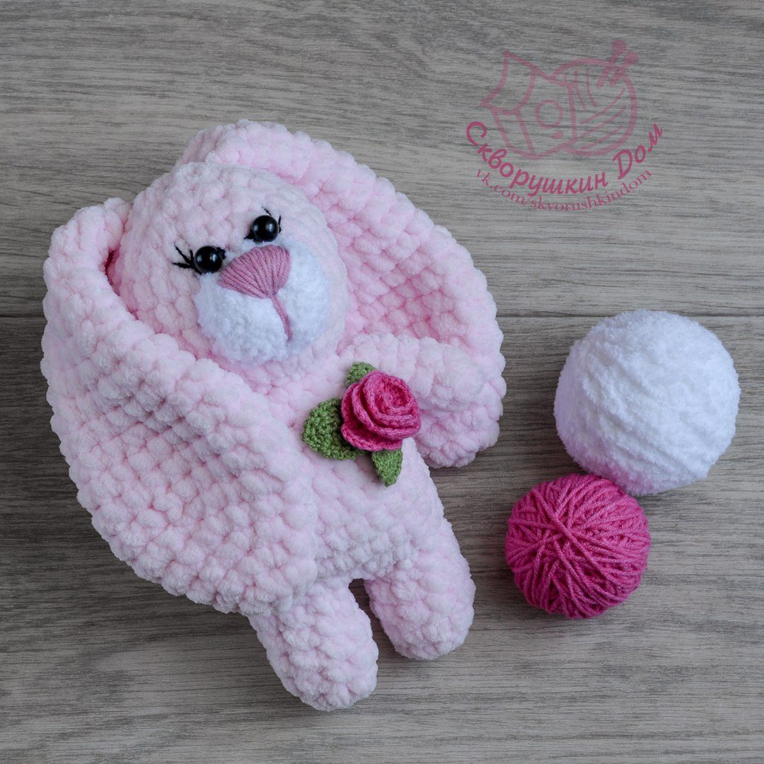 Crochet plush bunny amigurumi
