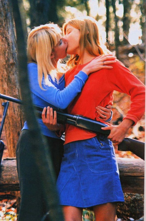 Lesbian Gun 79