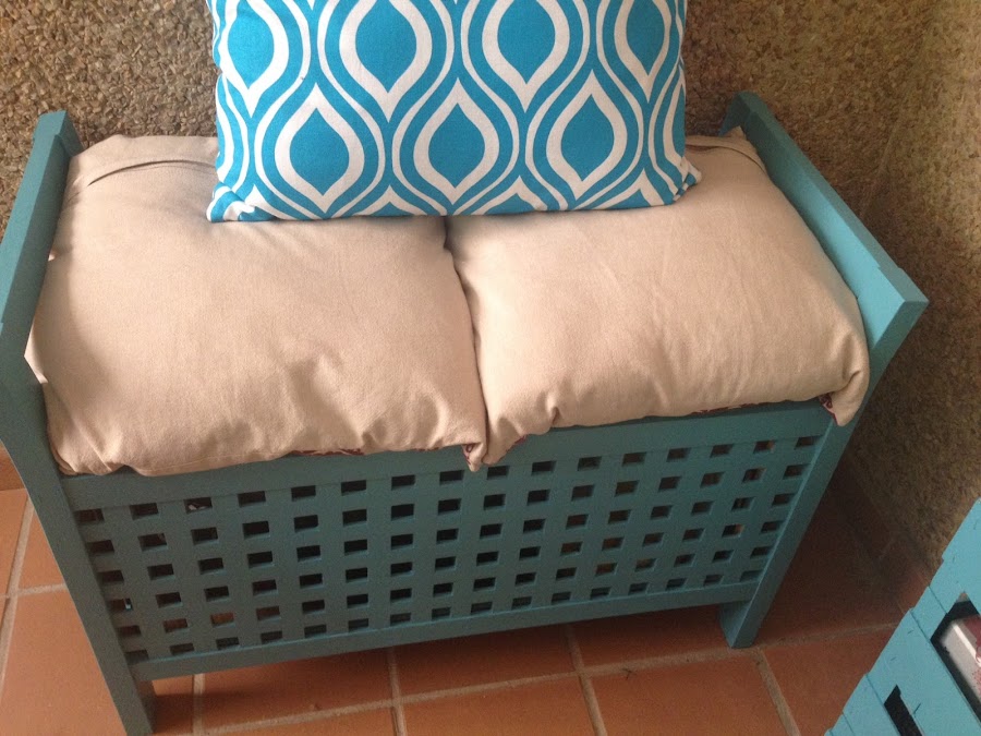 banco-madera-reciclado-con mesita-auxiliar