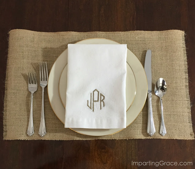 Need a bunch of placemats?  Here's a simple, inexpensive way to make your own in just a couple of minutes! Super-easy DIY placemats @ ImpartingGrace.com