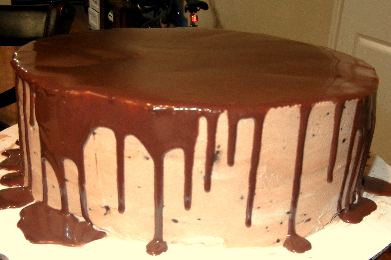 Colossal Chocolate Cake - Chics and Salsa