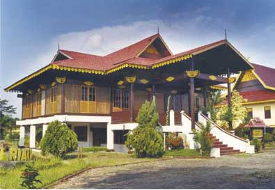 Rumah Adat Tradisional Sulawesi Selatan Sebutan Limas Gambar