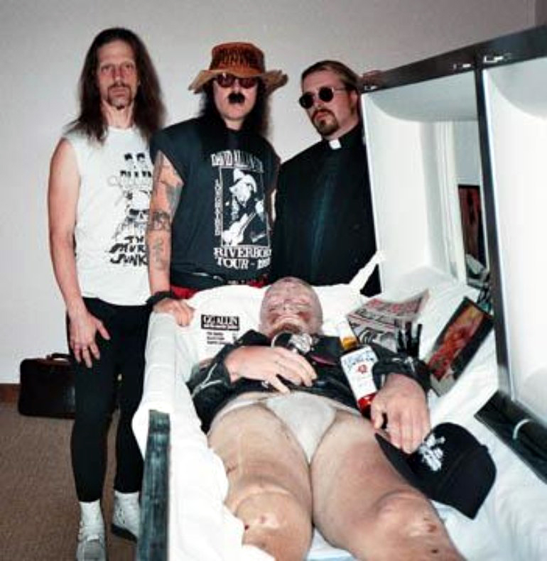 BAZOFIA RECORDS : GG ALLIN: BEBER, PELEAR Y FOLLAR!! Historia y